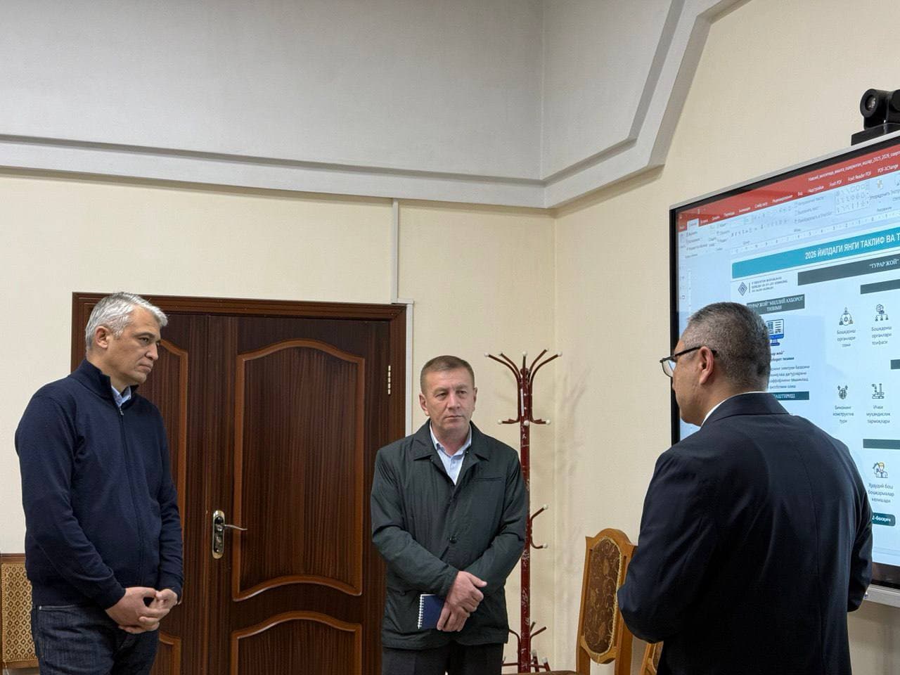 Qurilish va uy-joy kommunal xoʻjaligi vaziri Sherzod Hidoyatov Navoiy viloyatida