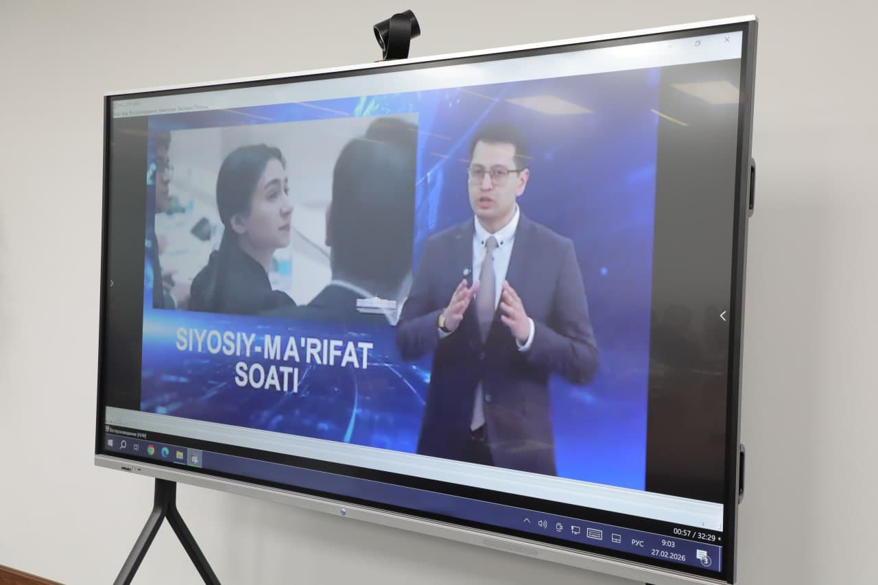 Siyosiy-maʼrifat soati