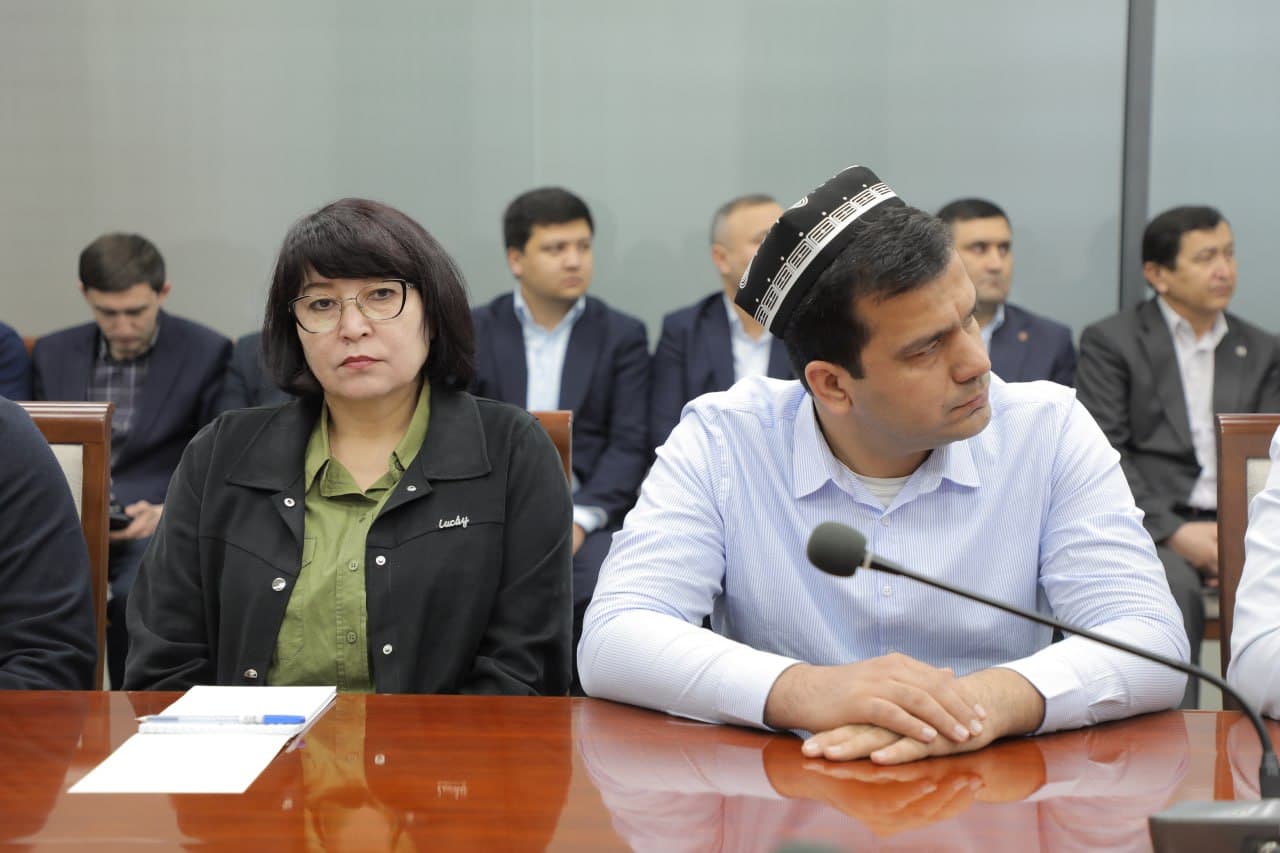 Siyosiy-maʼrifat soati