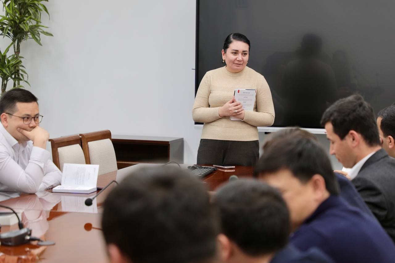 “Yoshlar kuni” doirasida kitob mutolaasi bo‘yicha davra suhbati bo‘lib o‘tdi
