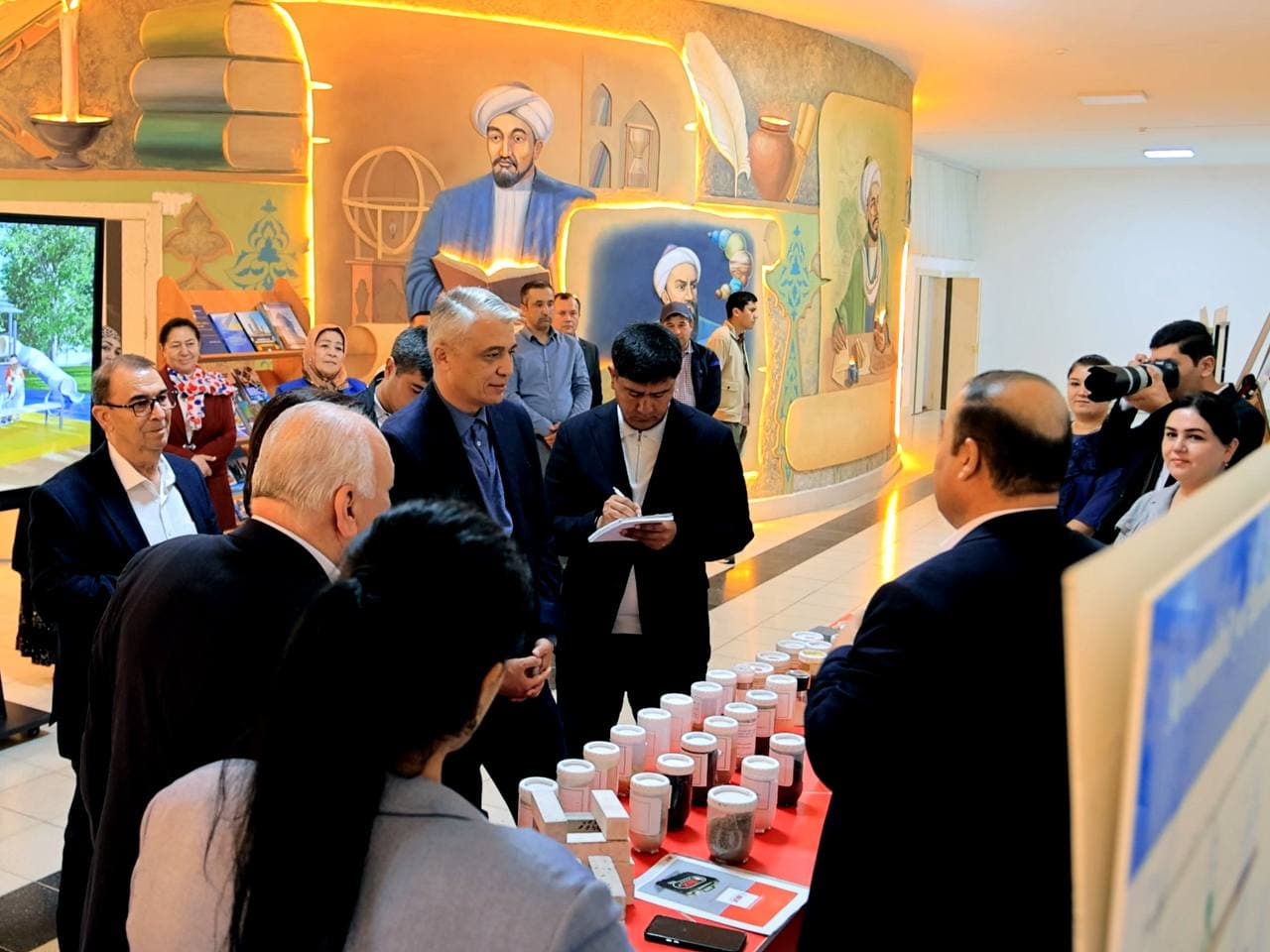 Vazir Buxoroda yoshlar bilan uchrashdi