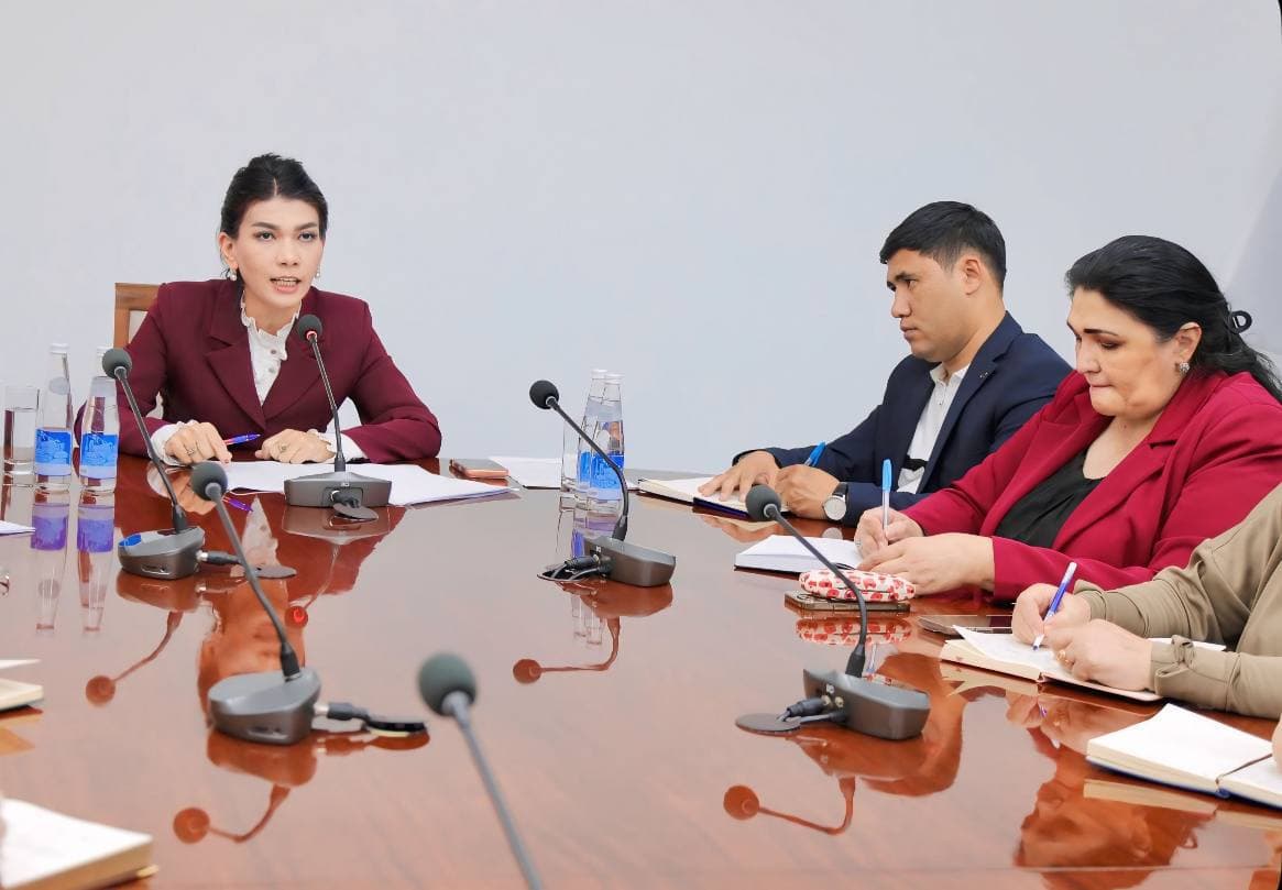 Respublikada uy-joylarga xizmat ko’rsatish sohasida amalga oshirilayotgan ishlar yuzasidan tanqidiy yig‘ilish o’tkazildi