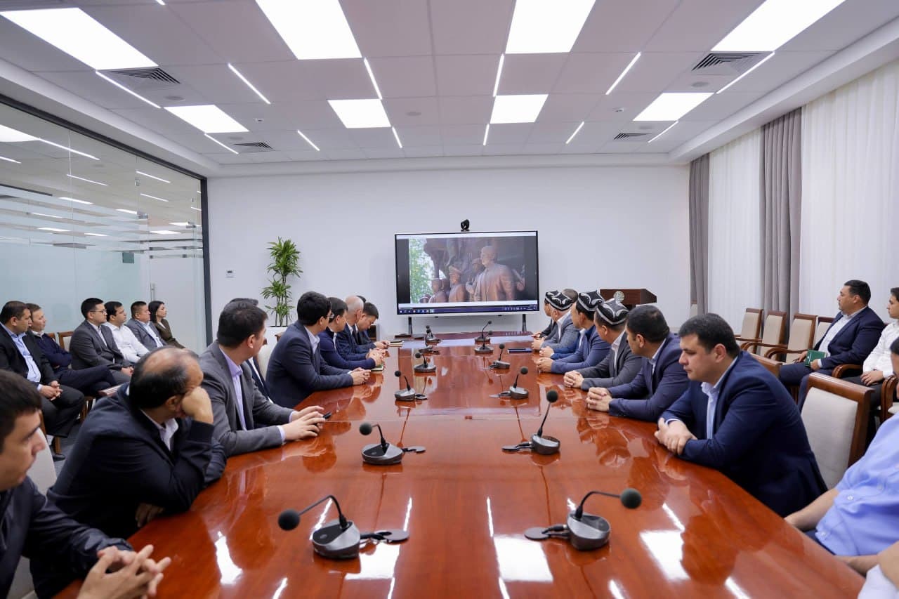 Qurilish va uy-joy kommunal xoʻjaligi vazirligida navbatdagi siyosiy-maʼrifat soati tashkil etildi