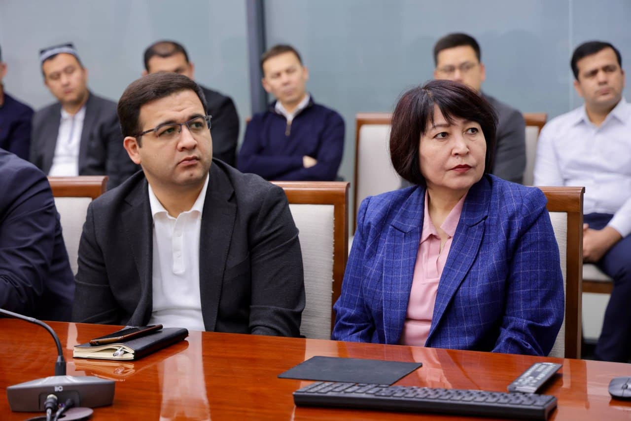 Qurilish va uy-joy kommunal xoʻjaligi vazirligida navbatdagi siyosiy-maʼrifat soati tashkil etildi