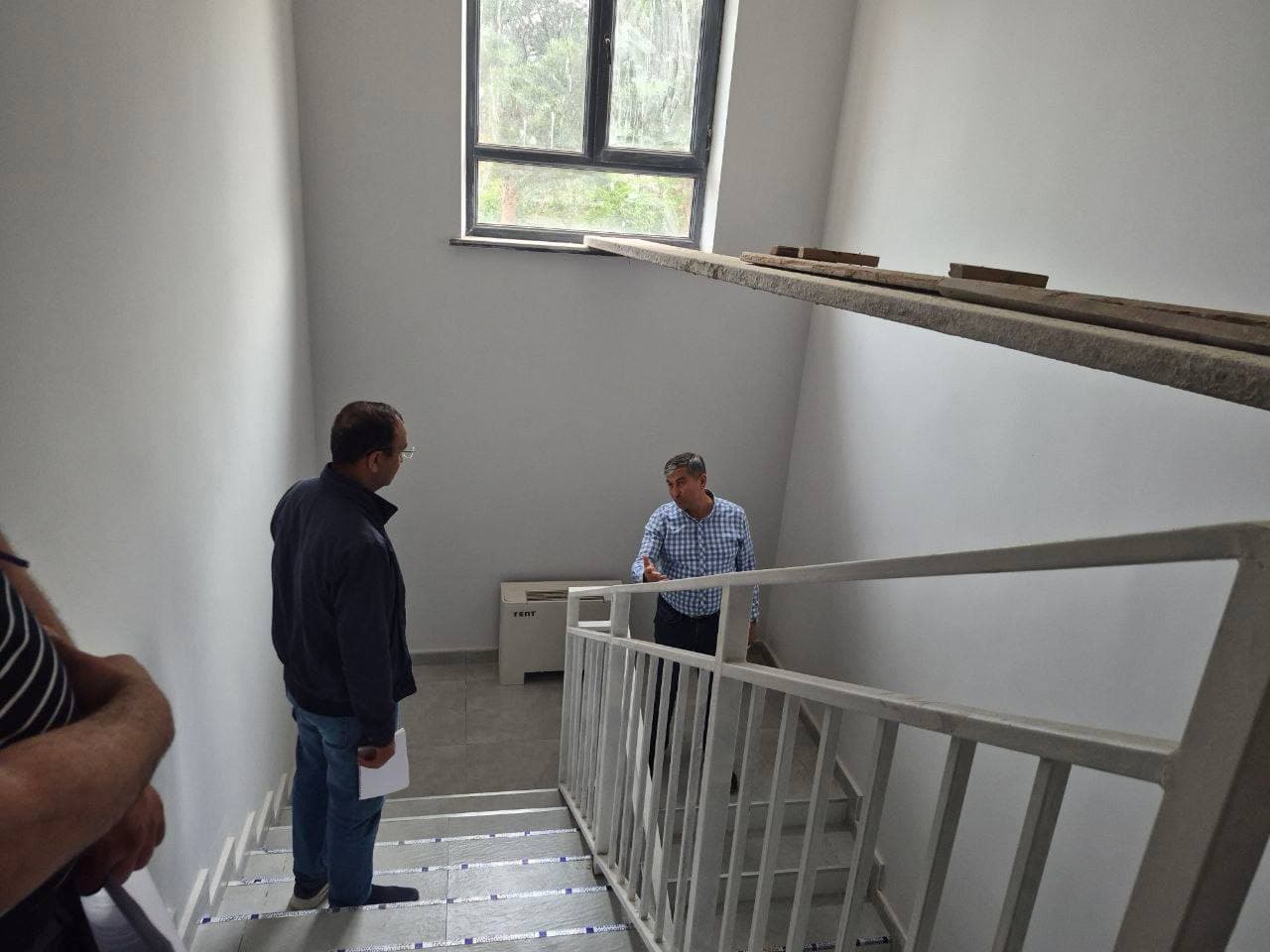 Bekobod tumanida qurilish ishlari o‘rganildi