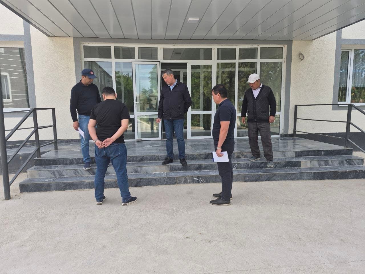 Bekobod tumanida qurilish ishlari o‘rganildi