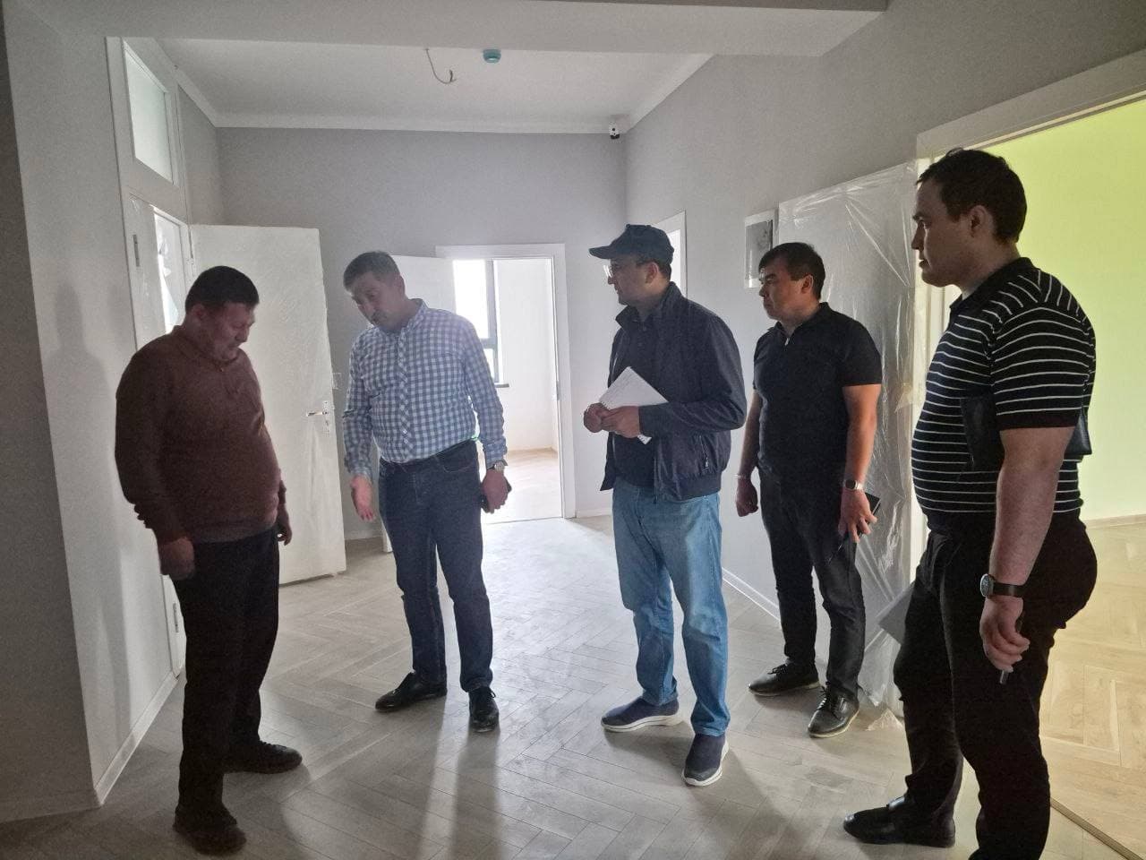 Bekobod tumanida qurilish ishlari o‘rganildi