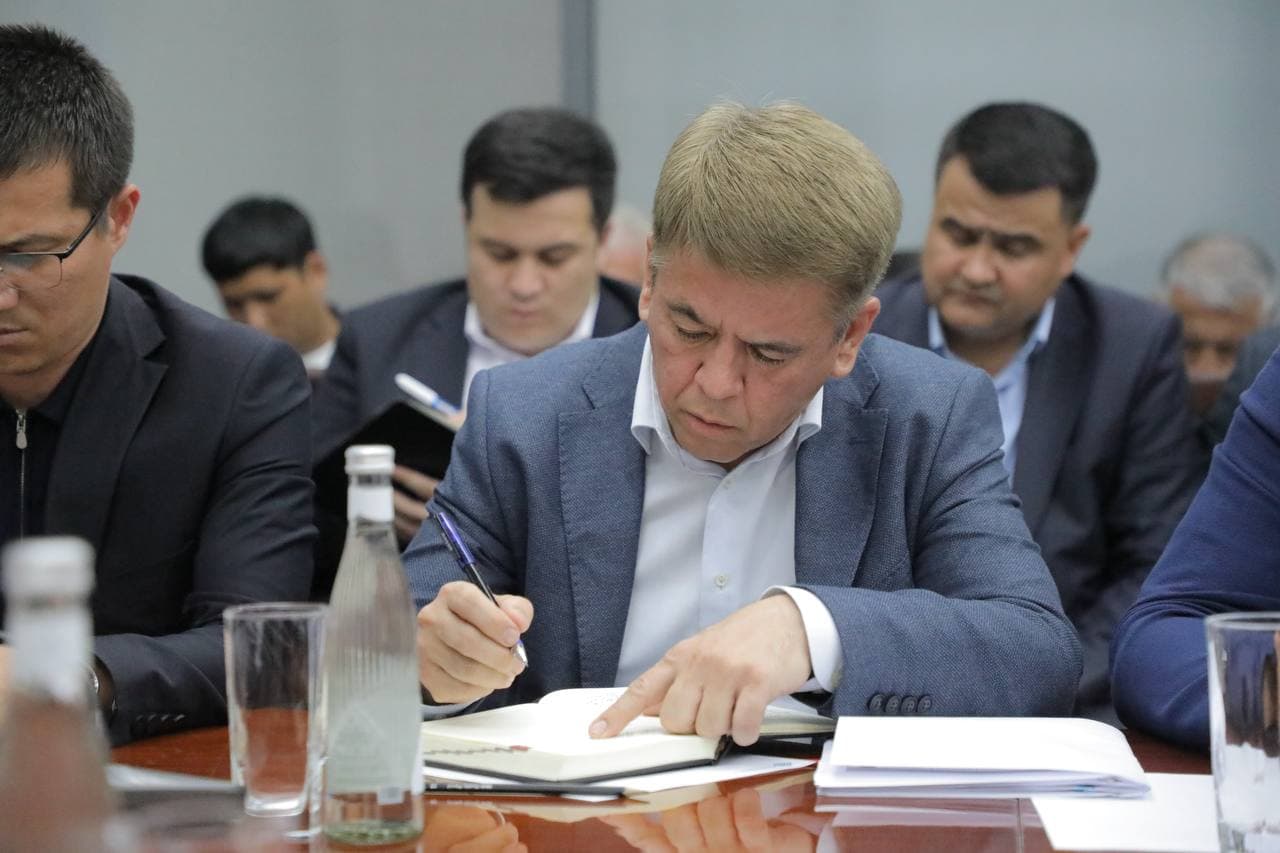 Vazirlik tizimidagi kamchiliklar keskin tanqid qilindi, mas’ullarga qat’iy choralar ko‘rildi