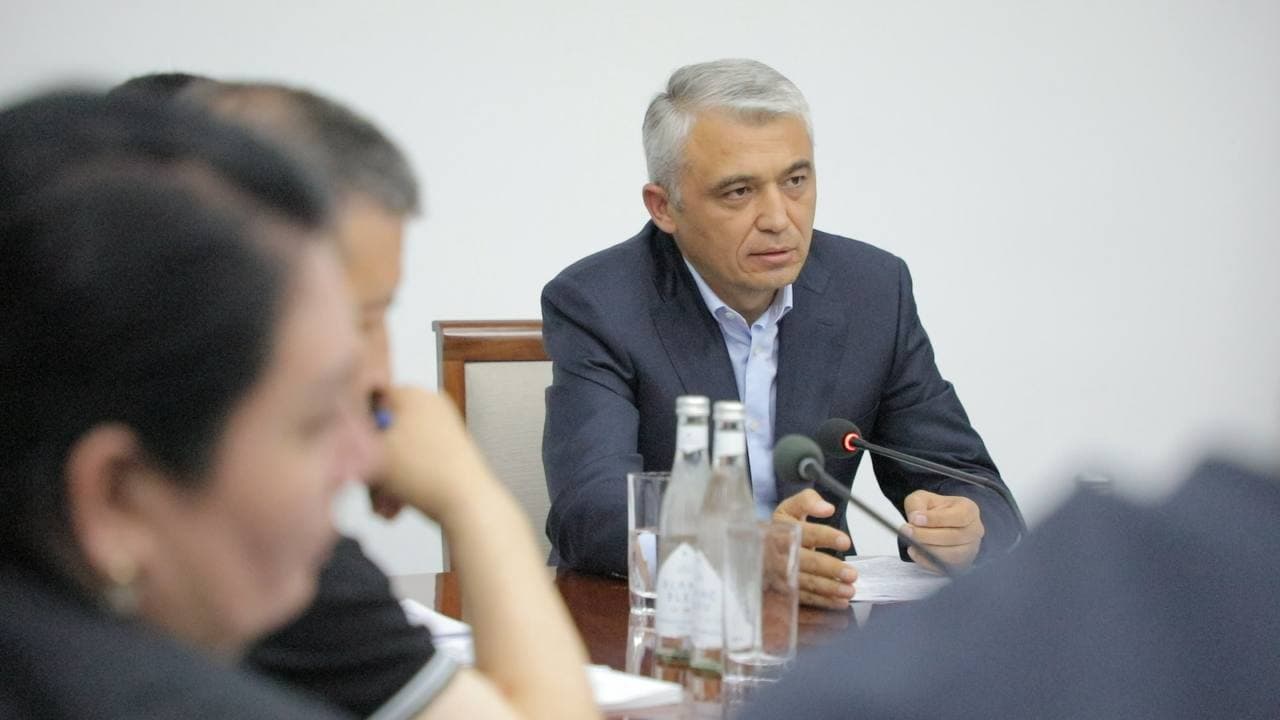 Vazirlik tizimidagi kamchiliklar keskin tanqid qilindi, mas’ullarga qat’iy choralar ko‘rildi