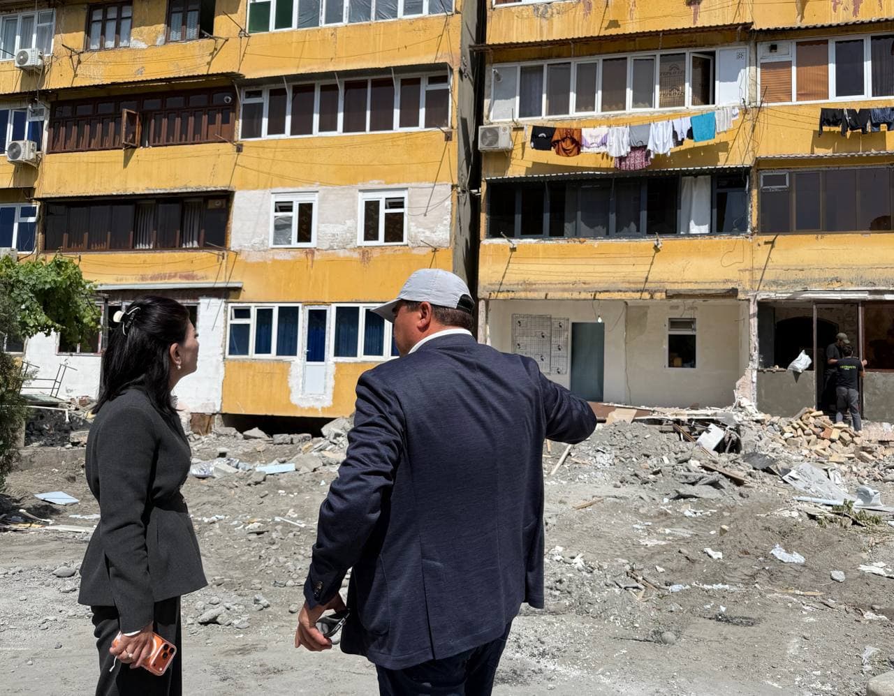 Vazir o‘rinbosari Ozoda Jo‘rayeva Qo‘qon shahri Muqimiy shaharchasida bo’lib turibdi