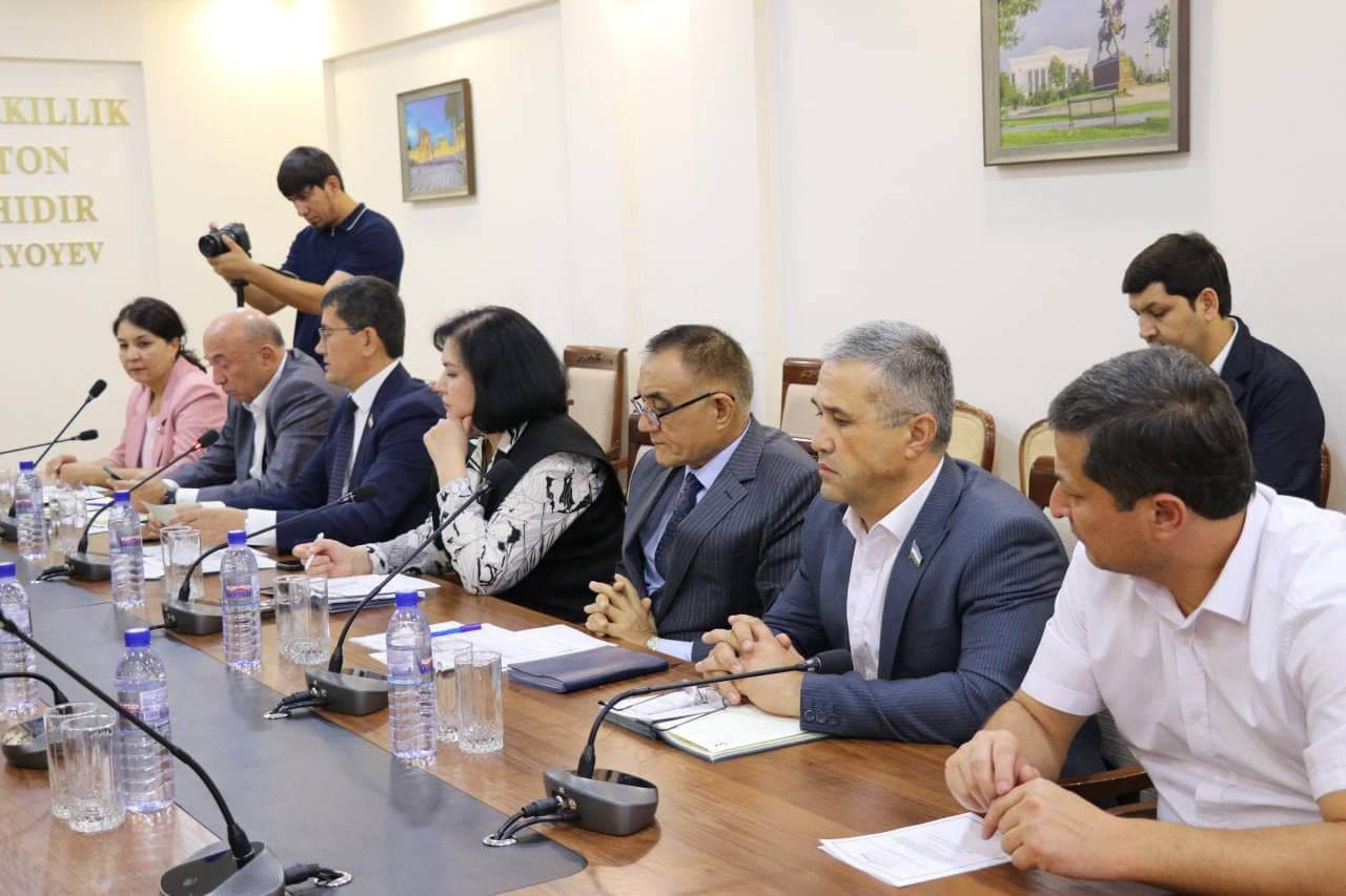 Qurilish va uy-joy kommunal xo‘jaligi sohasida belgilangan vazifalar ijrosi tahlil qilindi