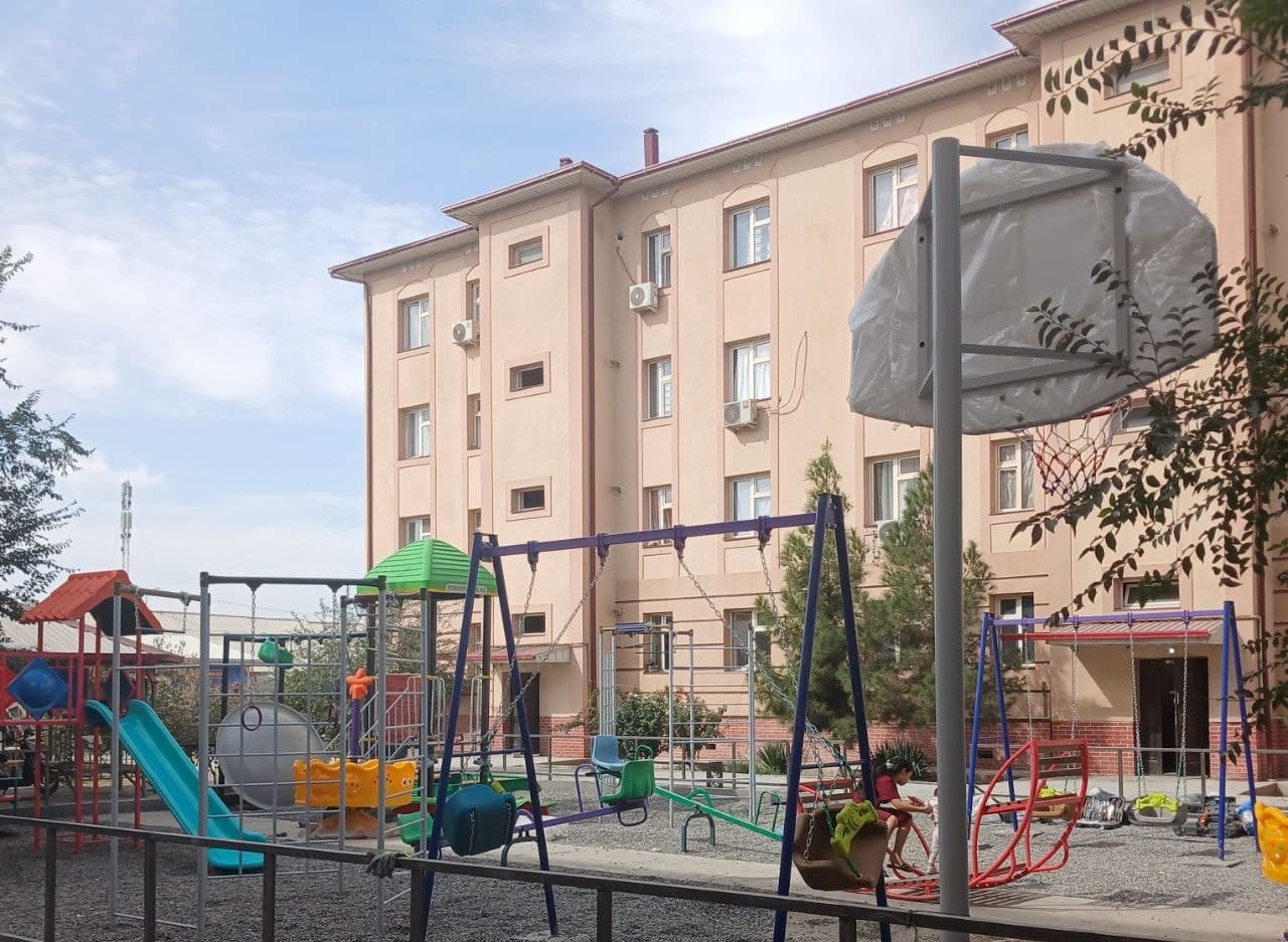 Рядом с домом — новая детская площадка