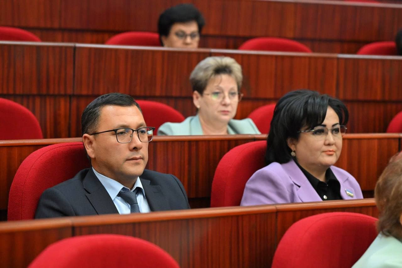 В Законодательной палате Олий Мажлиса проходит правительственный час