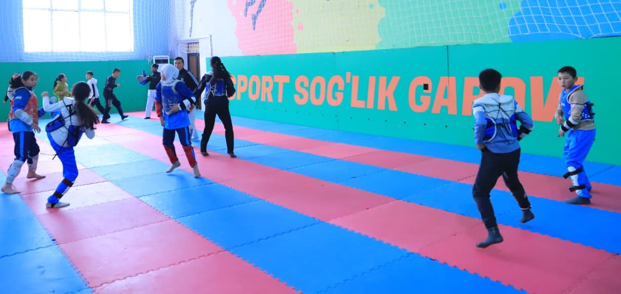 Zarbdor tuman hokimi Bekzod Tashpulatov tumandagi sport maktabi faoliyati bilan tanishdi.