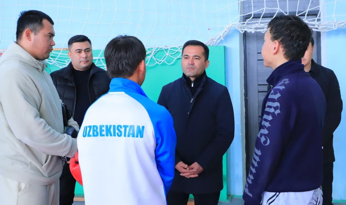 Zarbdor tuman hokimi Bekzod Tashpulatov tumandagi sport maktabi faoliyati bilan tanishdi.