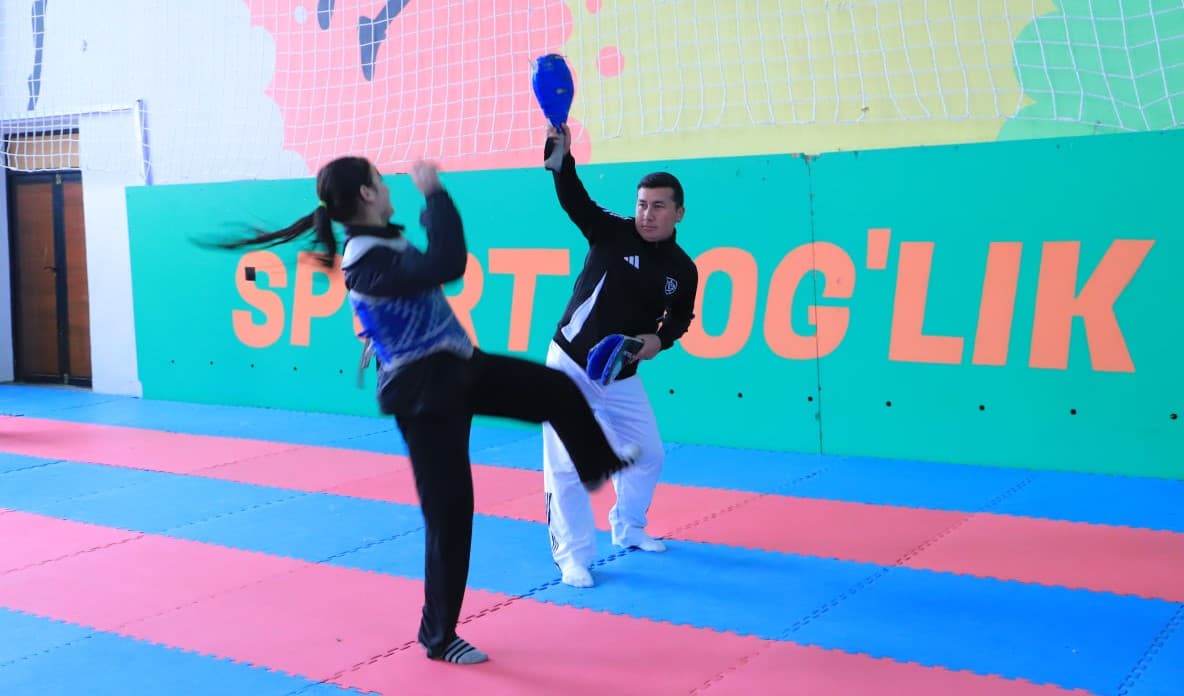 Zarbdor tuman hokimi Bekzod Tashpulatov tumandagi sport maktabi faoliyati bilan tanishdi.