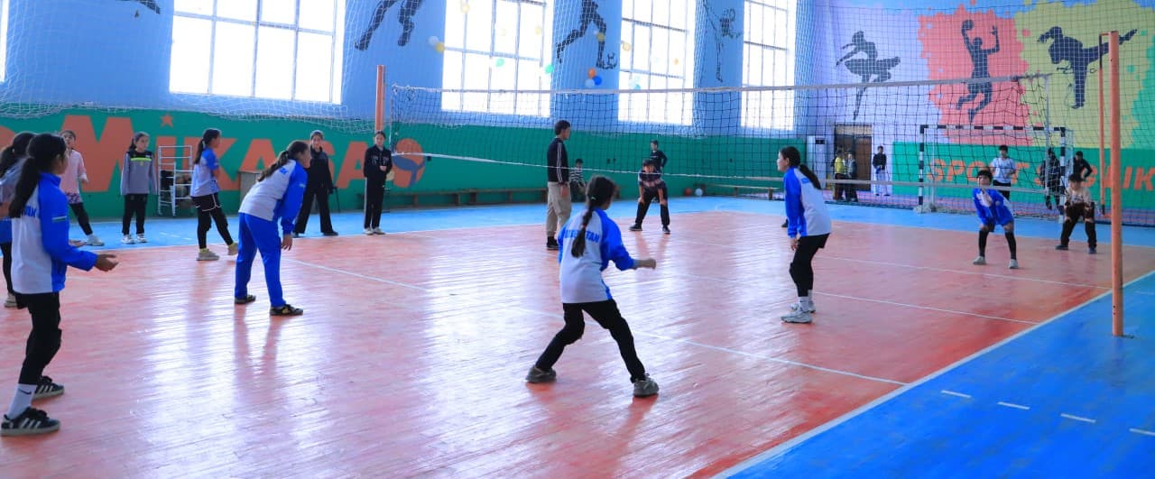 Zarbdor tuman hokimi Bekzod Tashpulatov tumandagi sport maktabi faoliyati bilan tanishdi.