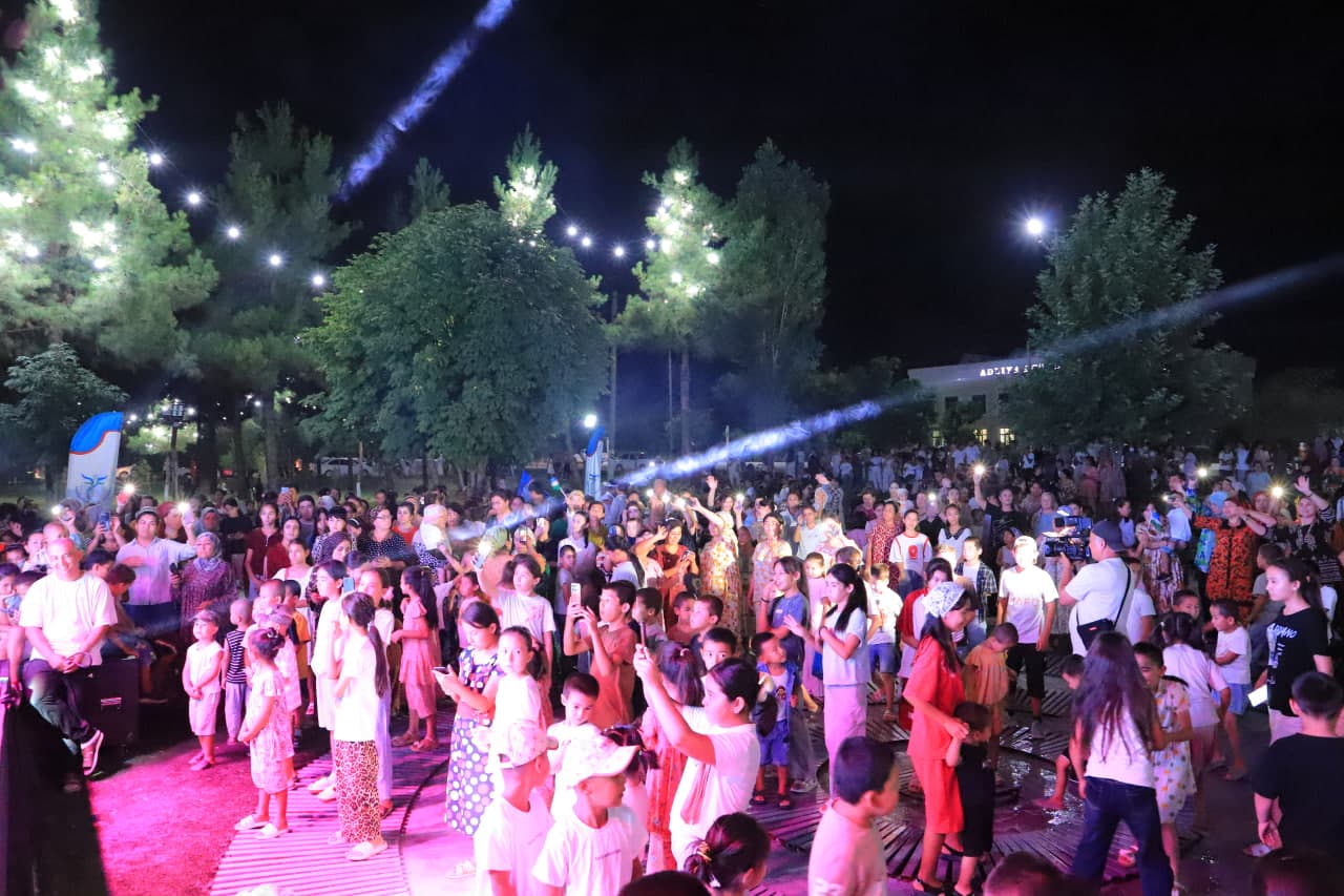 Zarbdorda "Mustaqillik to‘yi" festivali doirasida gala-konsert ko‘tarinki ruhda bo‘lib o‘tdi