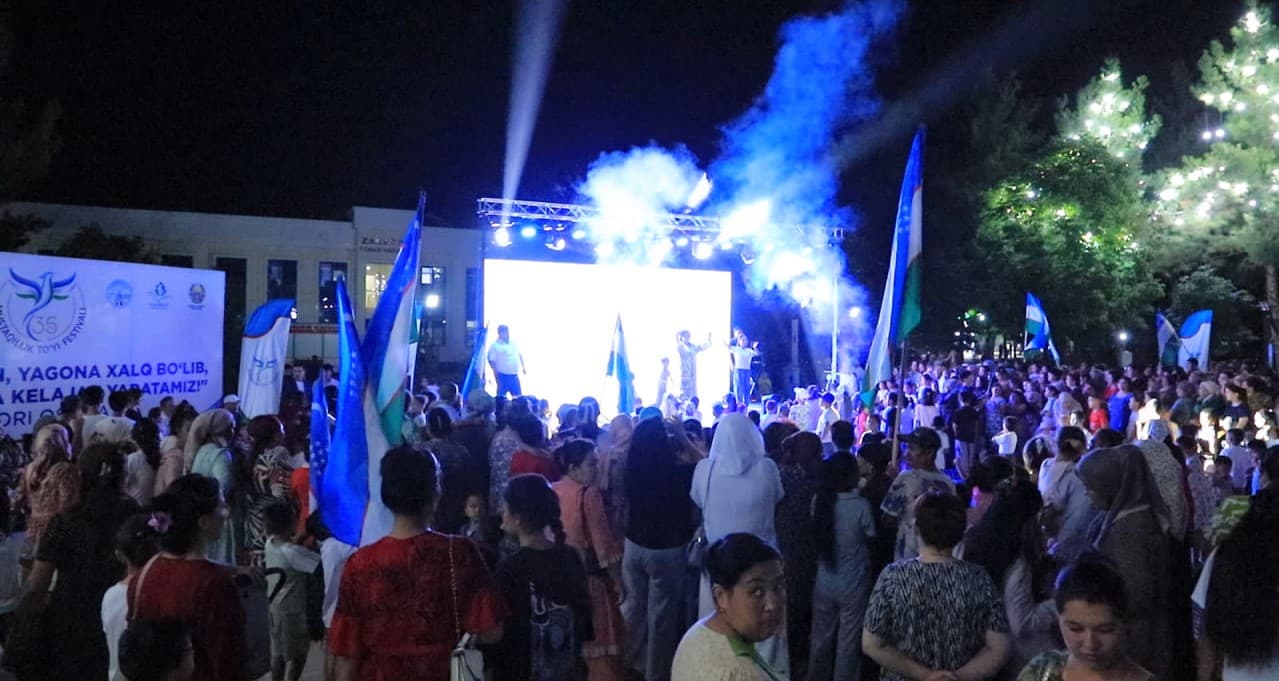 Zarbdorda "Mustaqillik to‘yi" festivali doirasida gala-konsert ko‘tarinki ruhda bo‘lib o‘tdi