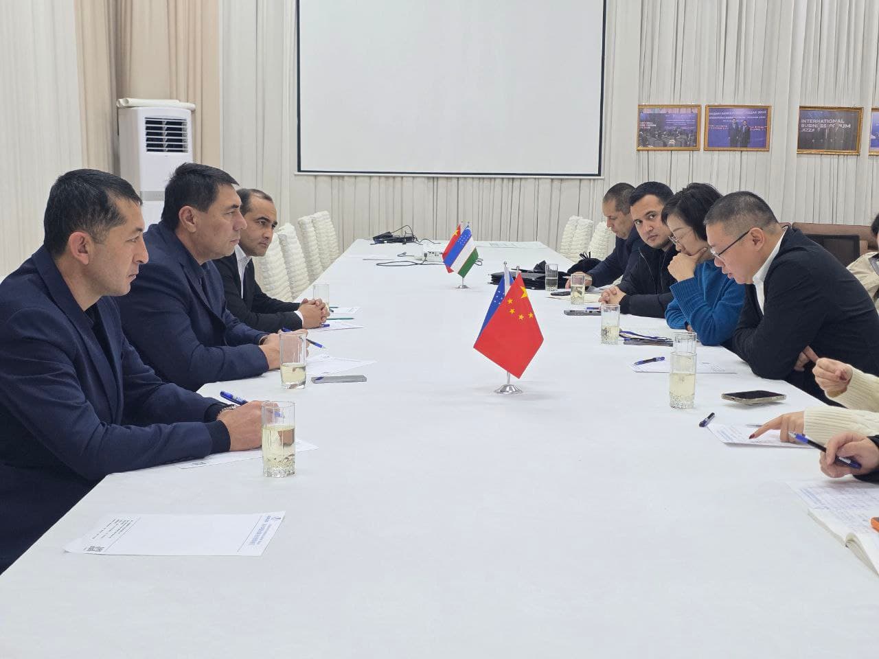 Zomin tumanida Xitoy kompaniyasi delegatsiyasi bilan qishloq xo‘jaligi istiqbollari muhokama qilindi