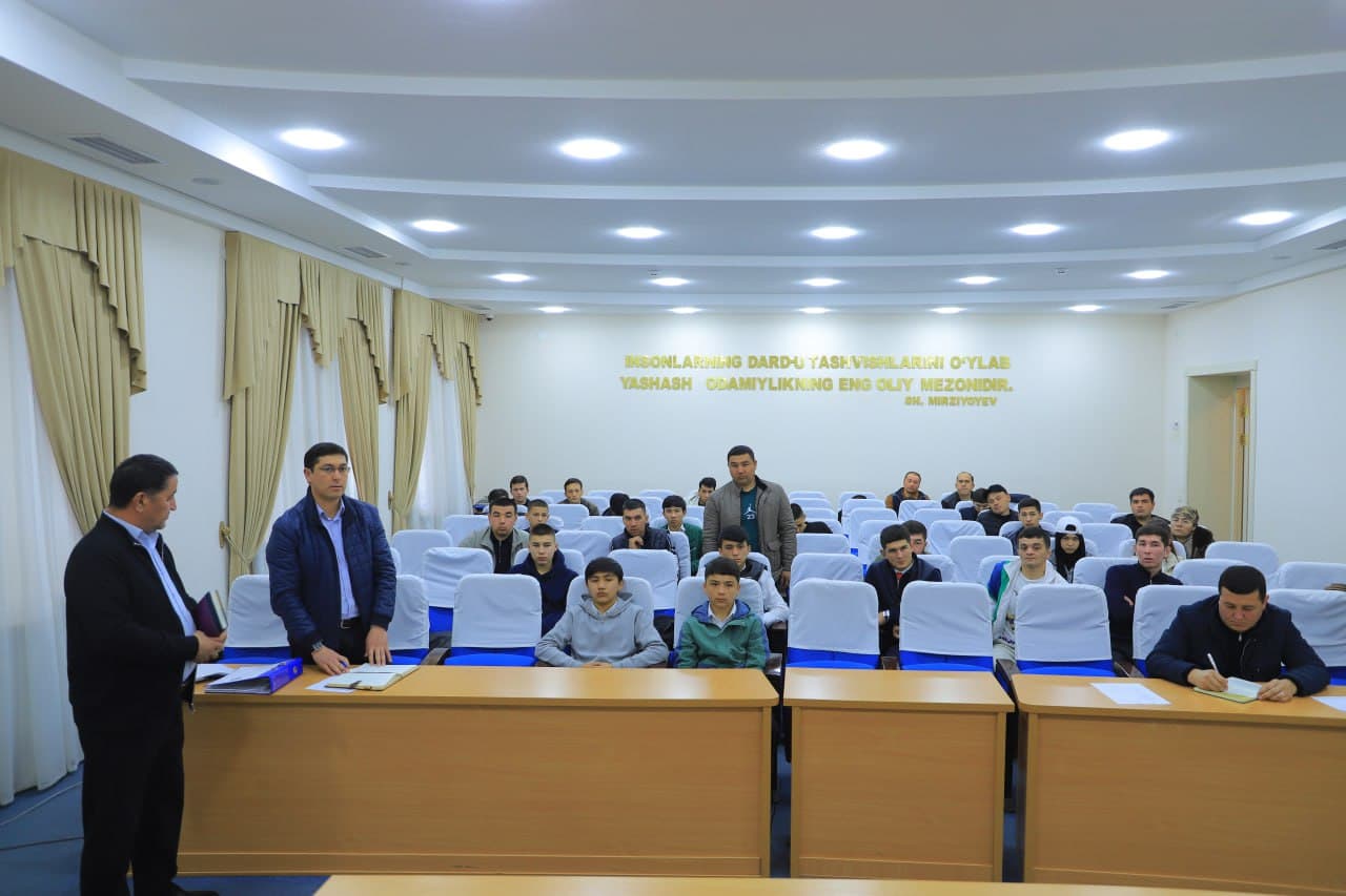 PAYSHANBA — YOSHLAR KUNI DOIRASIDA OTALIQQA OLINGAN YOSHLAR BILAN UCHRASHUV O‘TKAZILDI