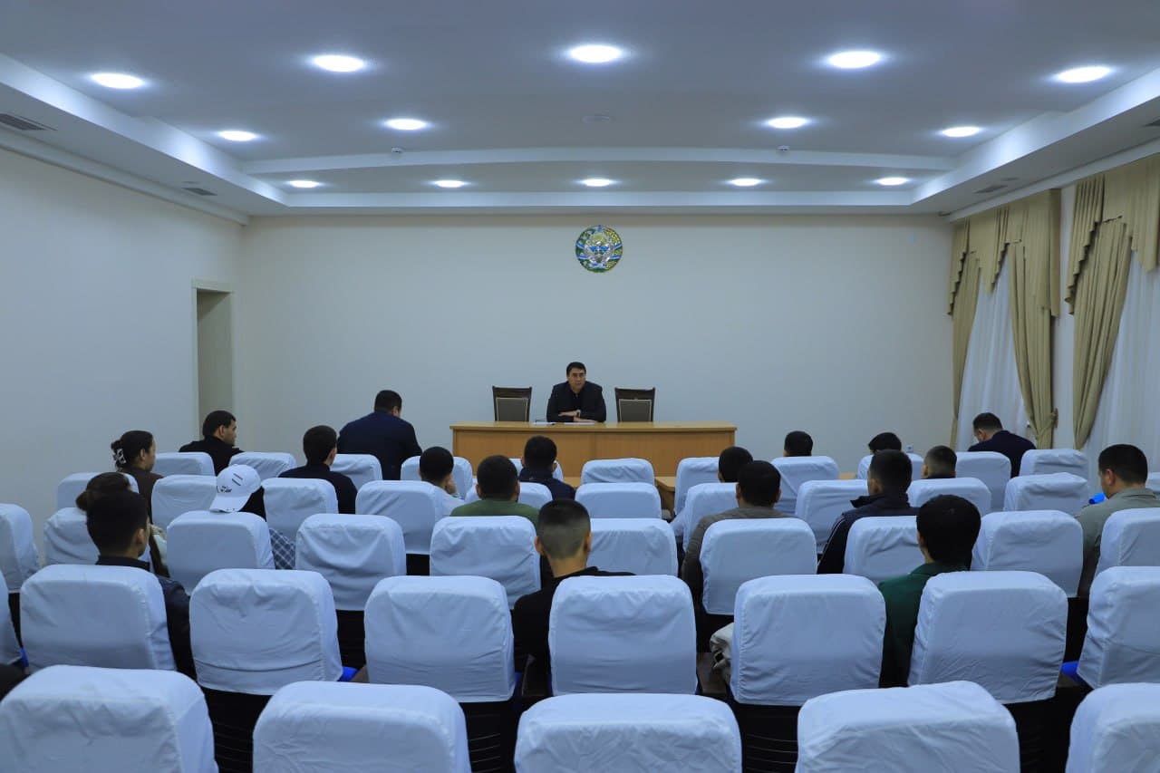 PAYSHANBA — YOSHLAR KUNI DOIRASIDA OTALIQQA OLINGAN YOSHLAR BILAN UCHRASHUV O‘TKAZILDI