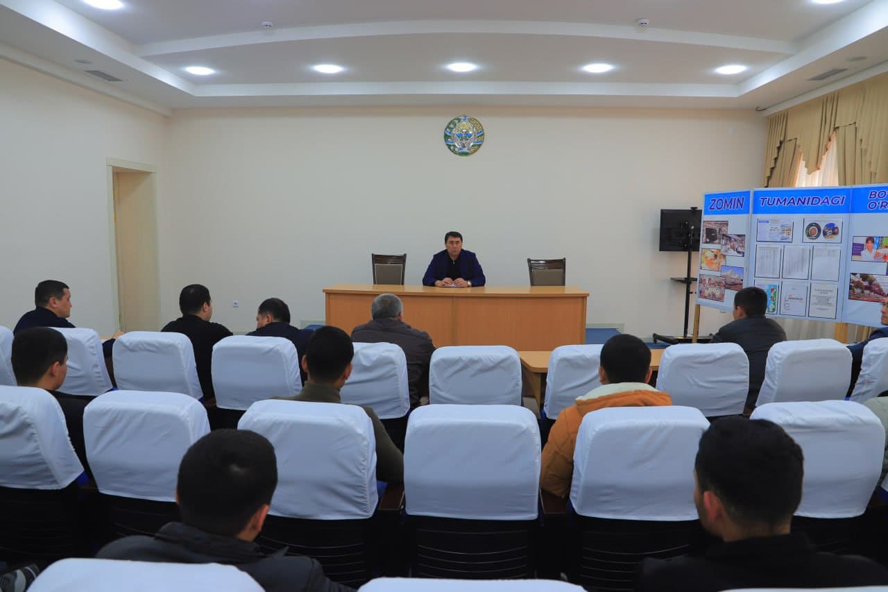 Zomin tumanida harbiy xizmatni o‘tab qaytgan yoshlar bilan uchrashuv o‘tkazildi