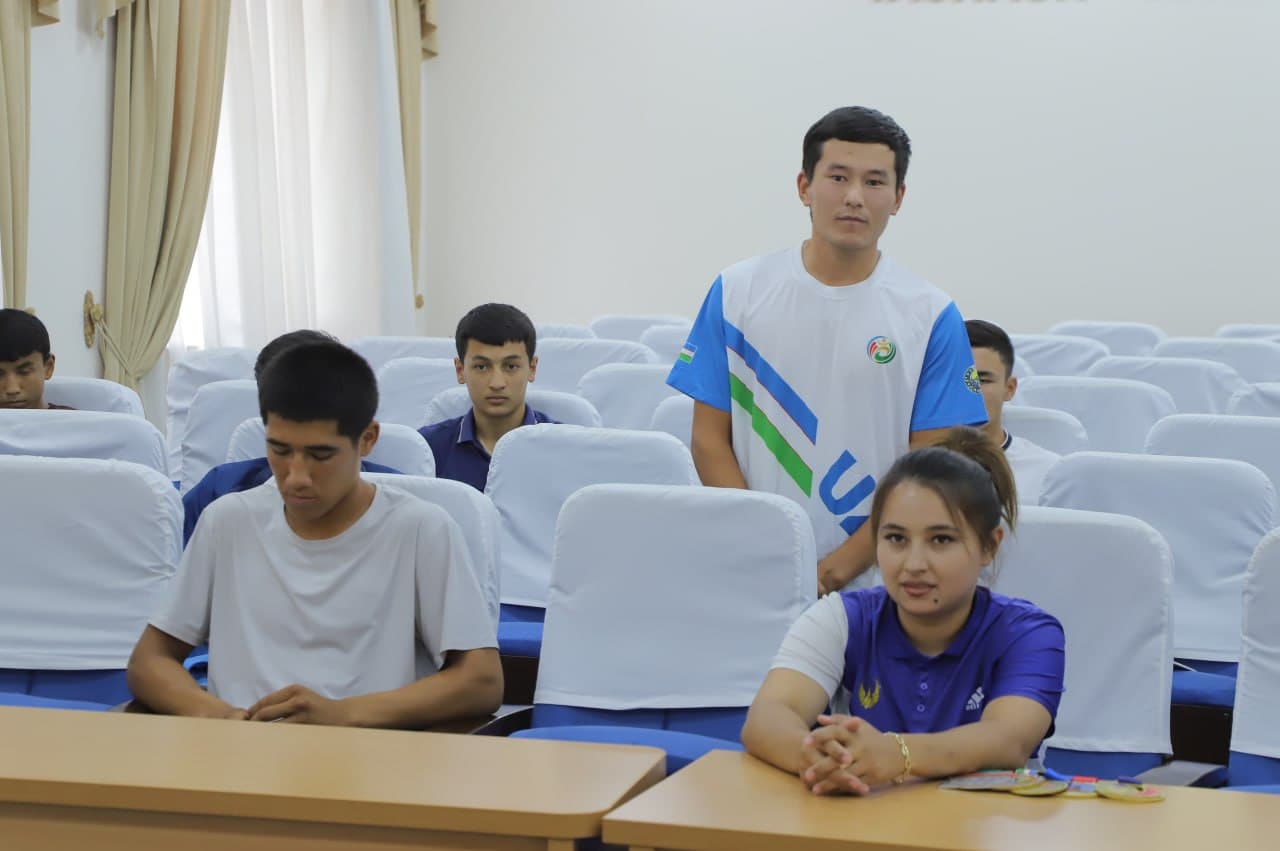 Zomin tumanida “Payshanba — Yoshlar kuni” doirasida sportchi yoshlar bilan ochiq muloqot o‘tkazildi