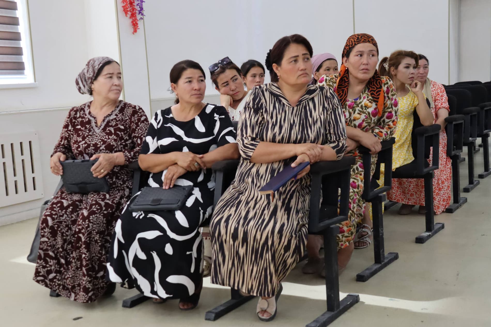 Zomin tumanida xotin-qizlar uchun sayyor qabul tashkil etildi