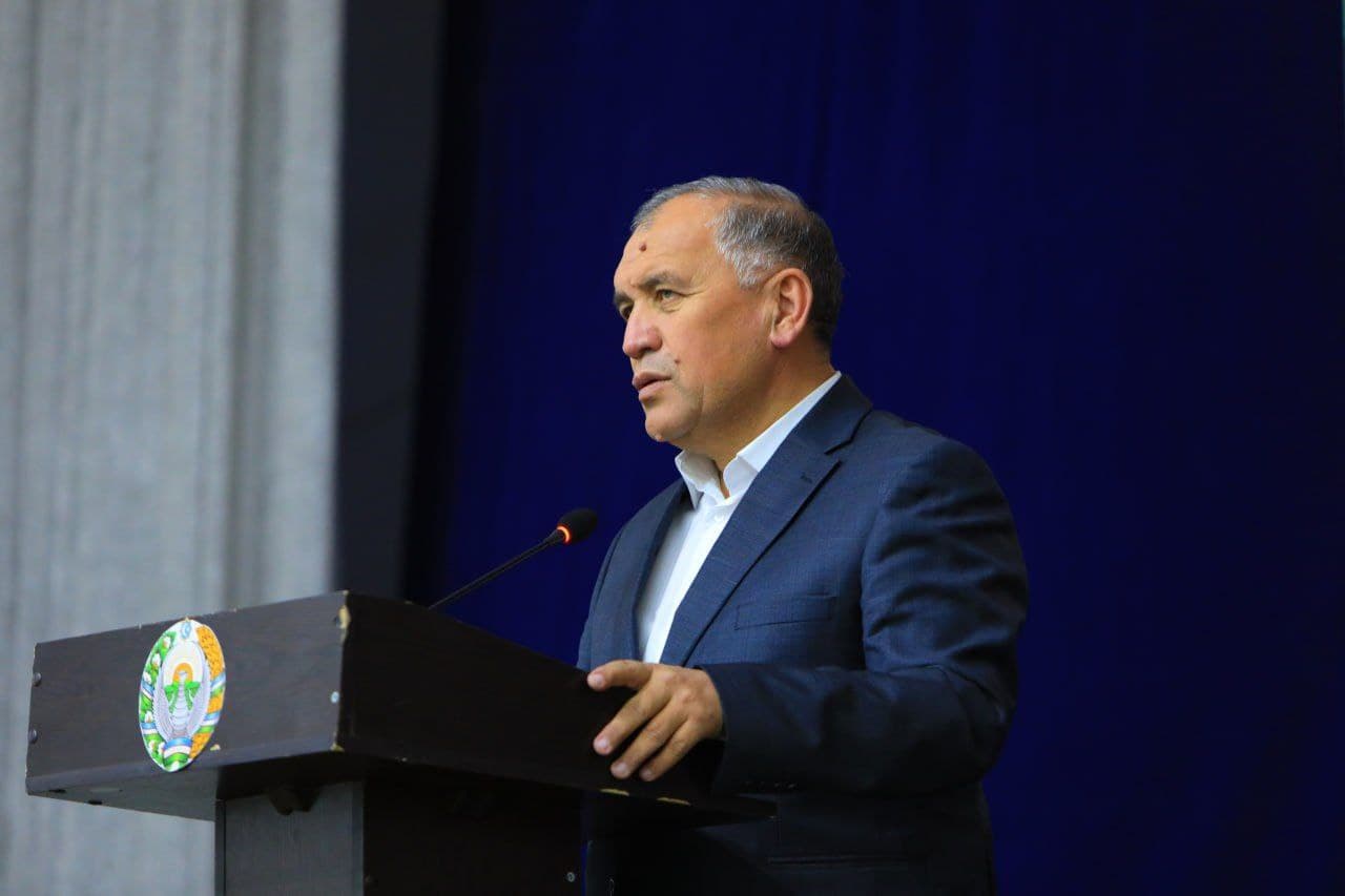 Mirzacho‘l tumani hokimi Botirjon Mirzakulovning 8-mart Xalqaro xotin-qizlar kuni munosabati bilan bayram tabrigi