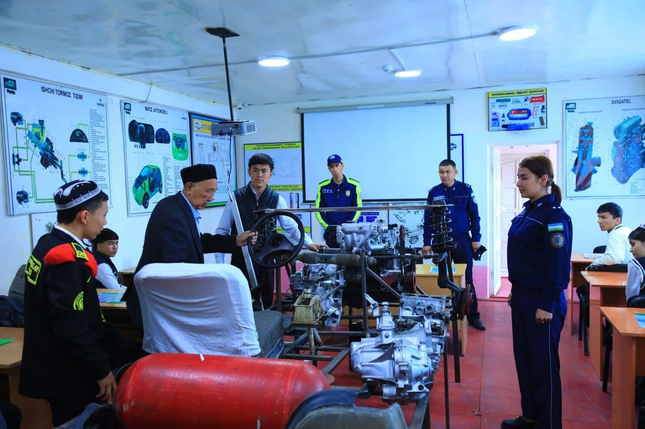 Mirzachoʻl tumani IIB boshligʻi tomonidan Mirzachoʻl tumani Aftomaktabida "Men qoidalarga rioya qilaman" shiori ostida oʼquvchilar uchun ekskursiya tashkil etildi
