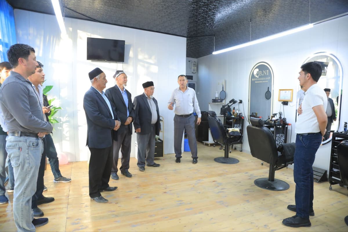G‘alaba mahallasida yosh tadbirkor tomonidan yangi sartaroshxona ish boshladi