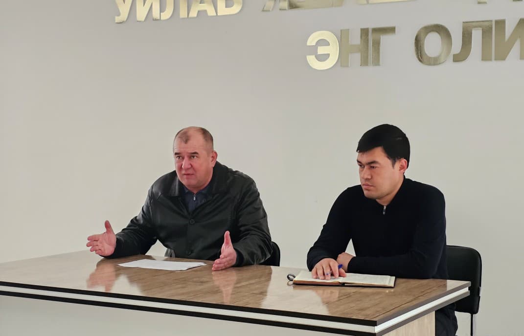 Yangiobod tumani hokimi Ibrohim Qarshiboyev yoshlar bilan ochiq muloqot o'tkazdi