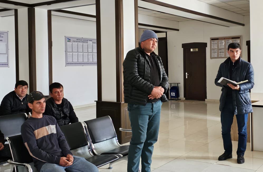 Yangiobod tumani hokimi Ibrohim Qarshiboyev yoshlar bilan ochiq muloqot o'tkazdi