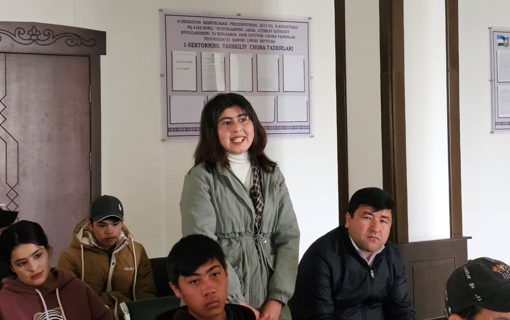 Yangiobod tumani hokimi Ibrohim Qarshiboyev yoshlar bilan ochiq muloqot o'tkazdi
