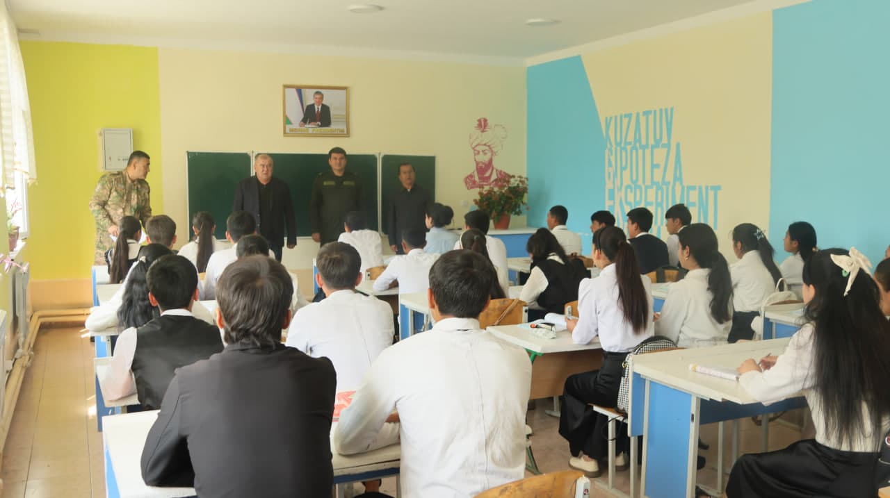 Bitiruvchilar bilan uchrashuv va sport mashg‘uloti o‘tkazildi