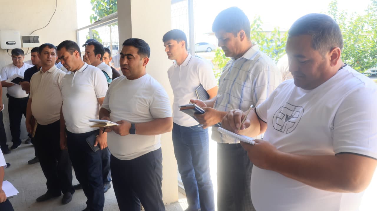 Sarmich mahallasida aholi murojaatlari yuzasidan amaliy uchrashuv o‘tkazildi