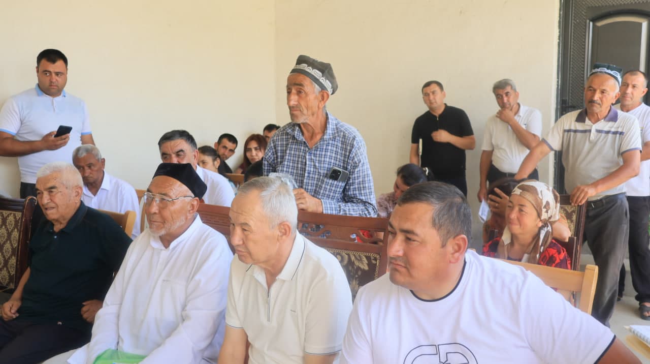 Sarmich mahallasida aholi murojaatlari yuzasidan amaliy uchrashuv o‘tkazildi