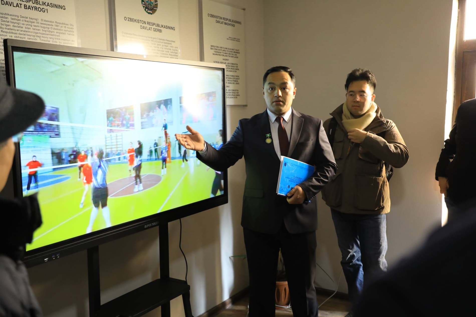 Xitoylik maslahatchilar Sirdaryo tumaniga tashrif buyurib, mahallalar faoliyati bilan tanishdilar