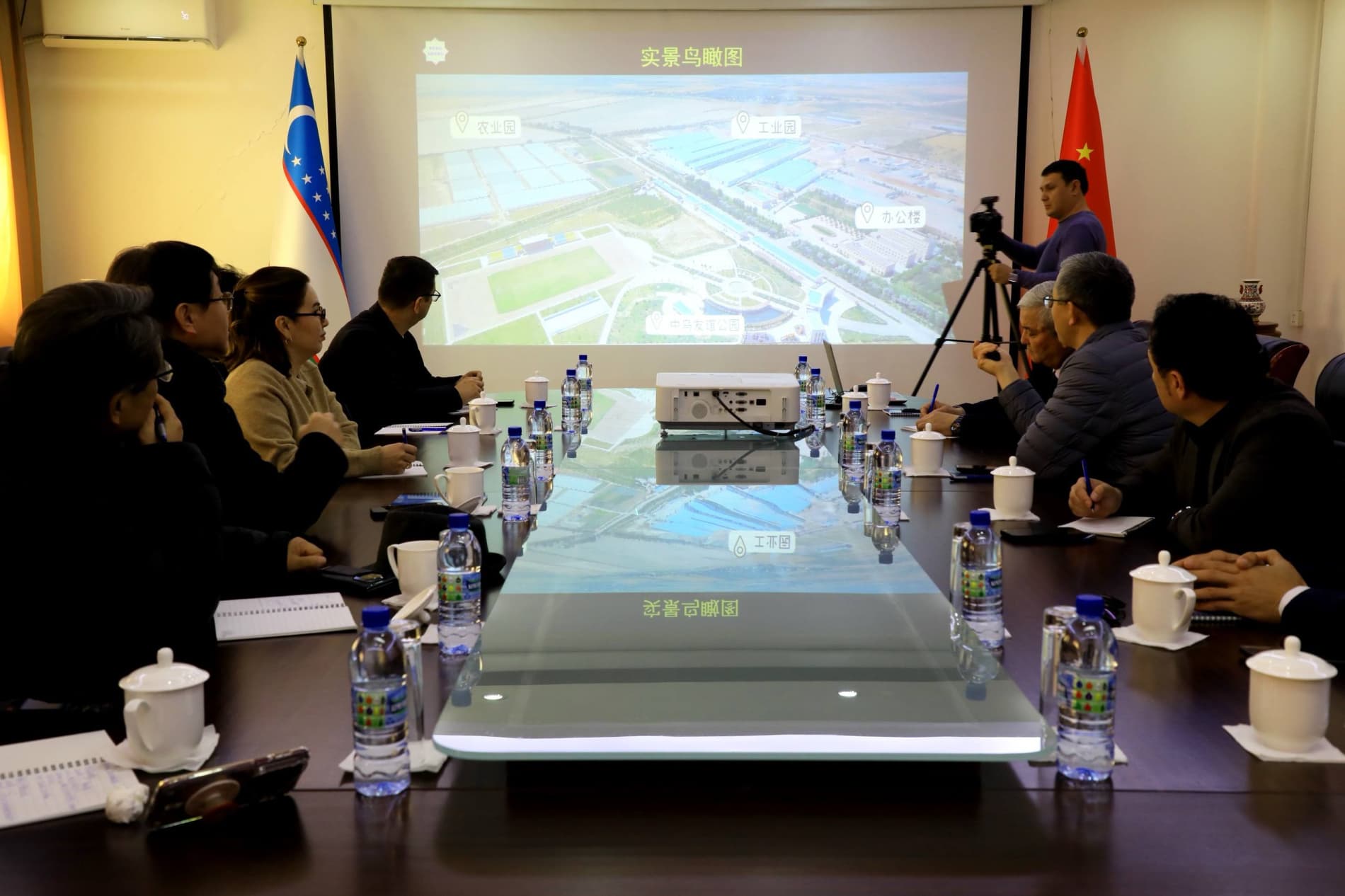 Xitoylik maslahatchilar Sirdaryo tumaniga tashrif buyurib, mahallalar faoliyati bilan tanishdilar