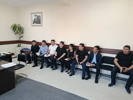 Guliston tumanlararo iqtisodiy sudi va Majburiy ijro byurosi Sirdaryo tuman bo‘limi hamkorligida sud hujjatlari ijrosini ta’minlash masalalariga bag‘ishlangan yig‘ilish o‘tkazildi.