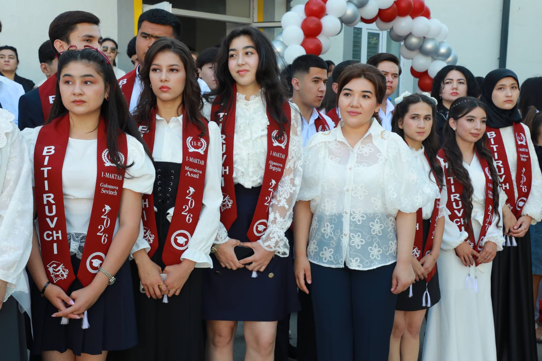 Maktablarda “So‘nggi qo‘ng‘iroq” sadolari jarangladi