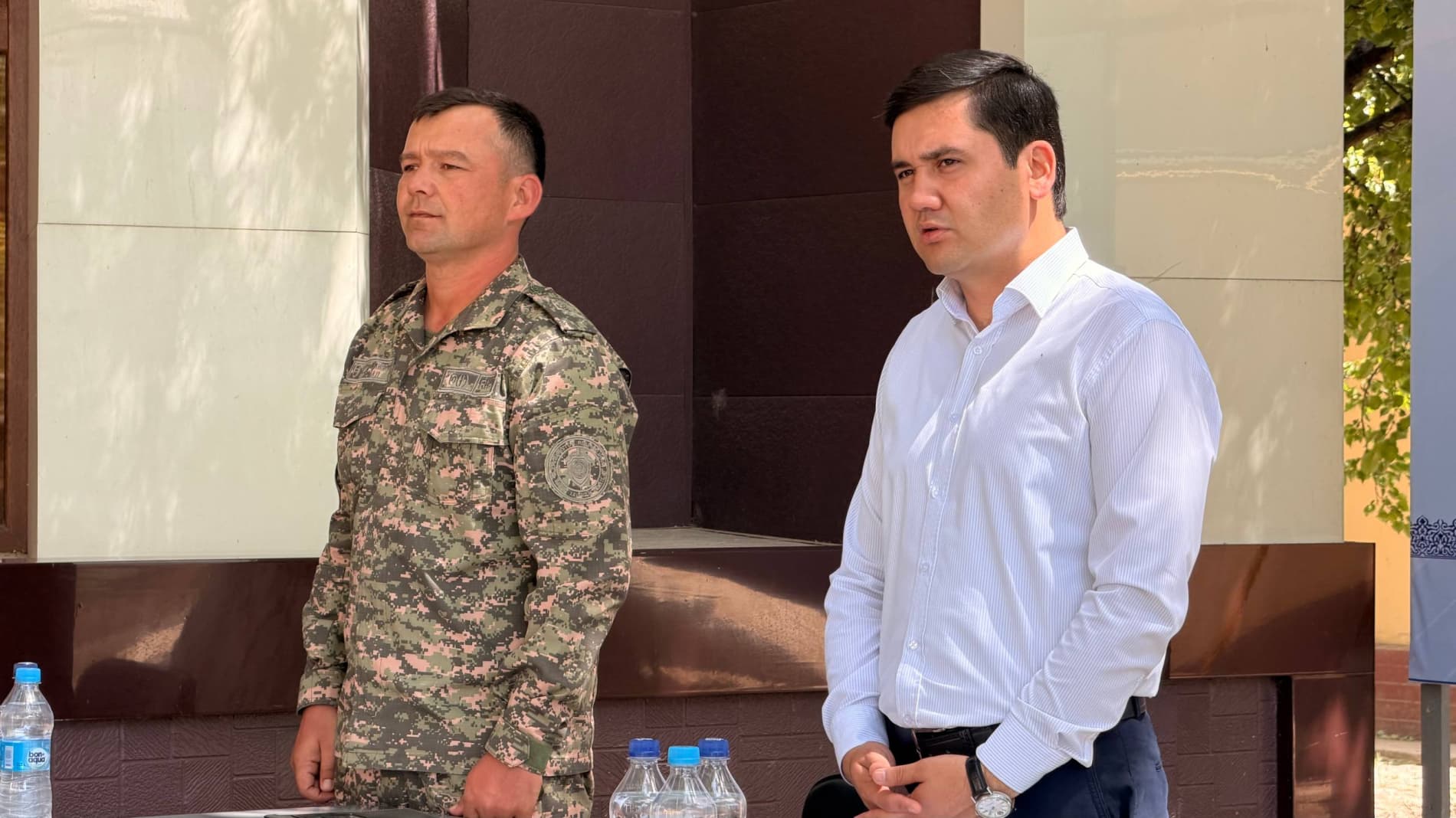 Payshanba – Yoshlar kuni: Sirdaryo tumani hokimi yoshlar va harbiy xizmatchilar bilan ochiq muloqot o‘tkazdi