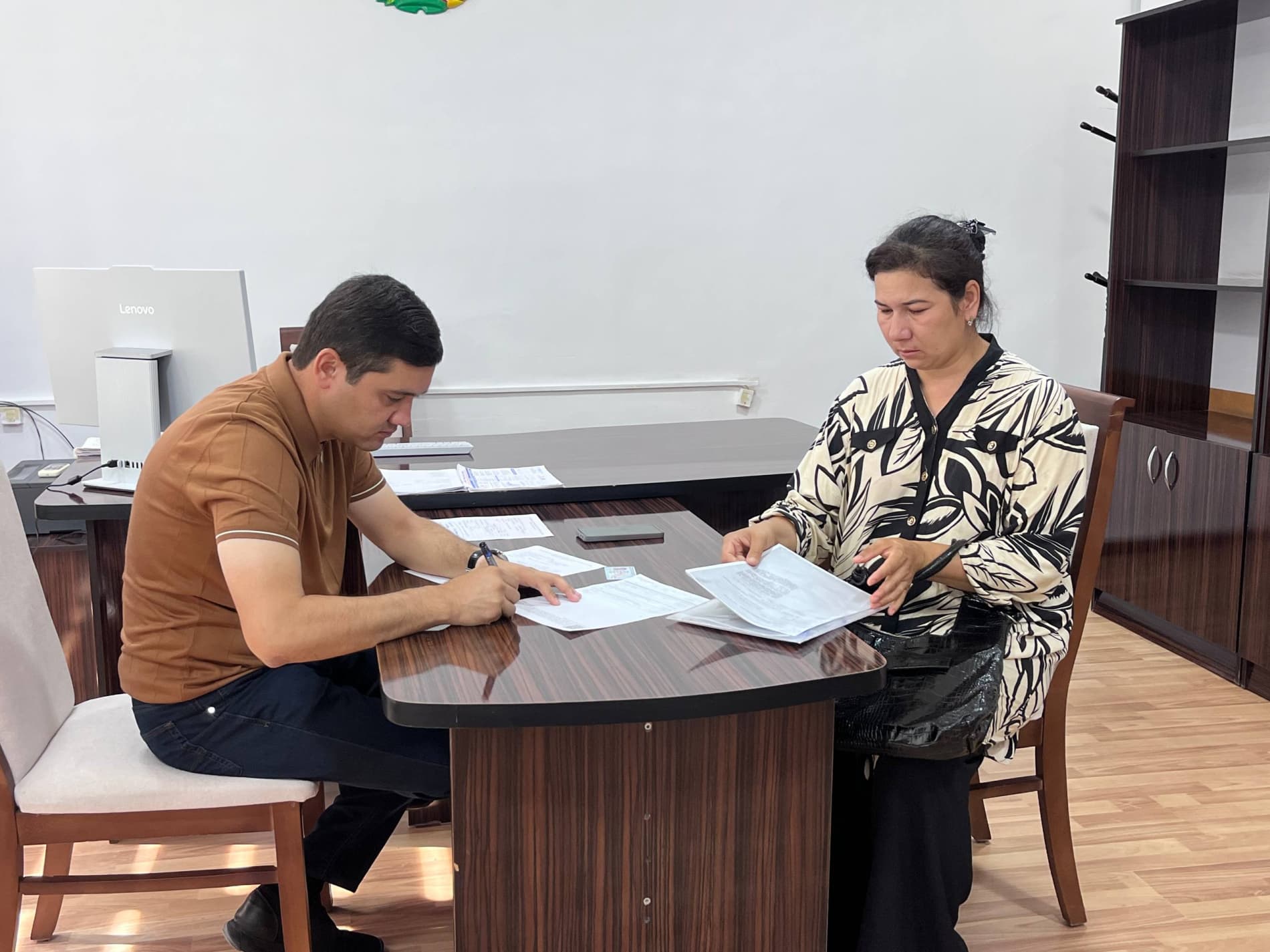 Navbatdagi qabul: muammolar yechim topmoqda.