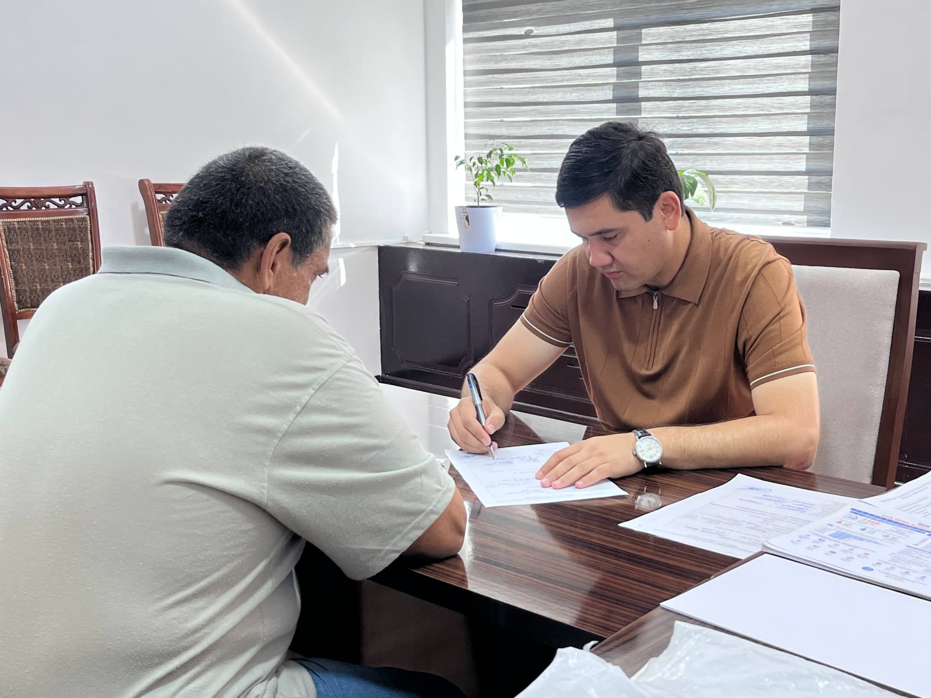 Navbatdagi qabul: muammolar yechim topmoqda.