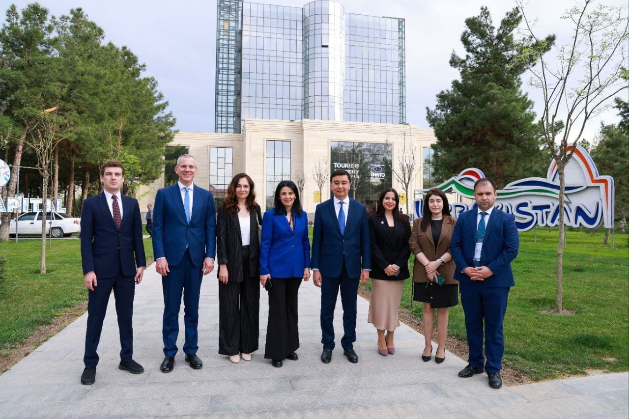 В Самарканде подписан меморандум о взаимопонимании между Узбекистаном и Азербайджаном в сфере туризма