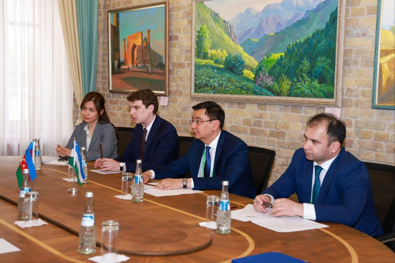 В Самарканде подписан меморандум о взаимопонимании между Узбекистаном и Азербайджаном в сфере туризма