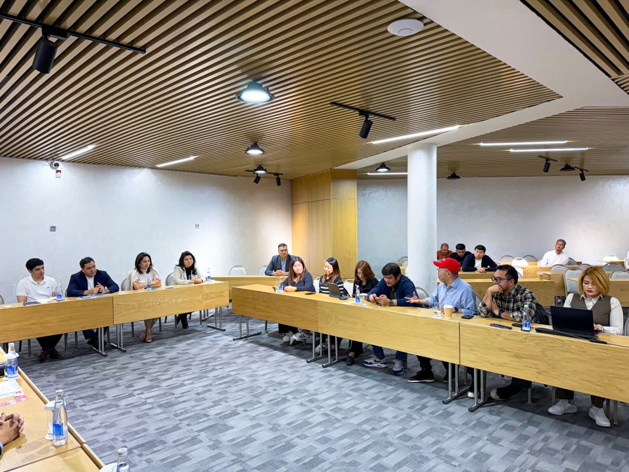 Malayziya aviakompaniyasi bilan muntazam parvozlarni yo‘lga qo‘yish istiqbollari muhokama etildi