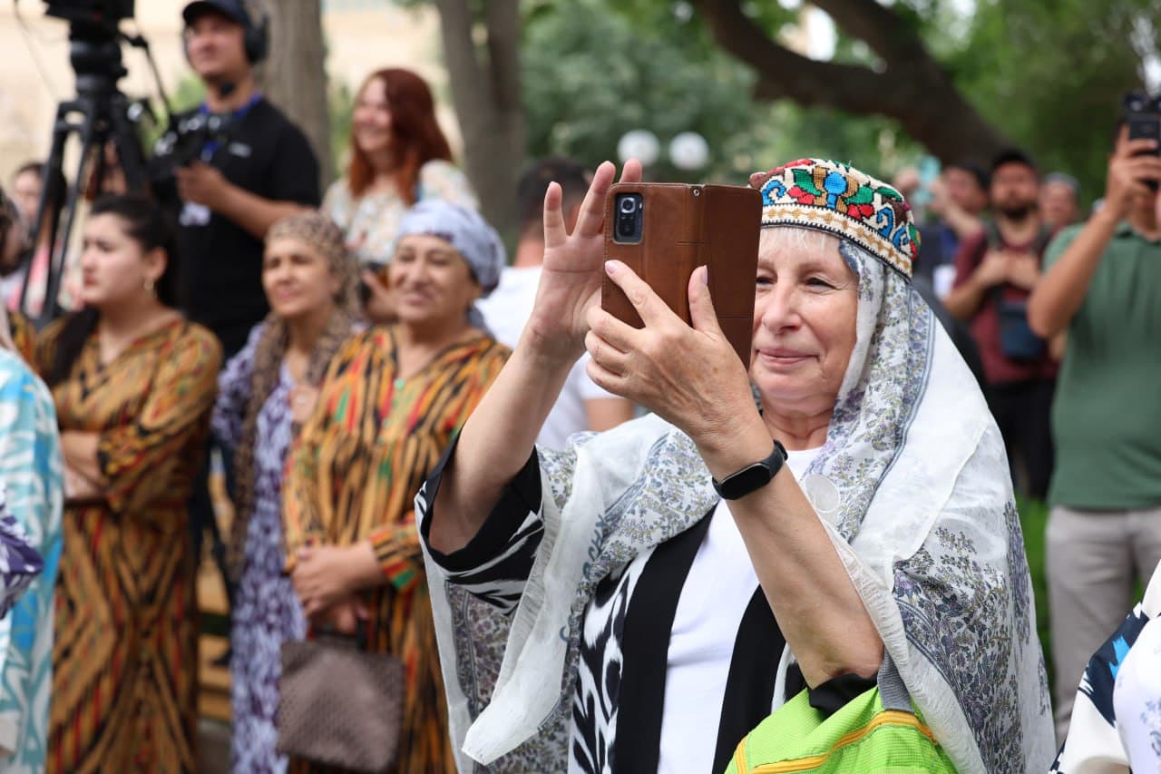 В Бухаре прошел XXI традиционный международный фестиваль "Шелк и специи"