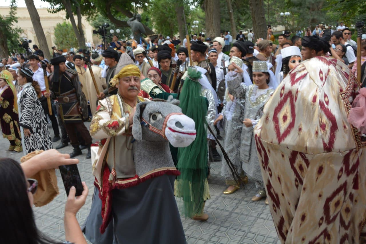 В Бухаре прошел XXI традиционный международный фестиваль "Шелк и специи"
